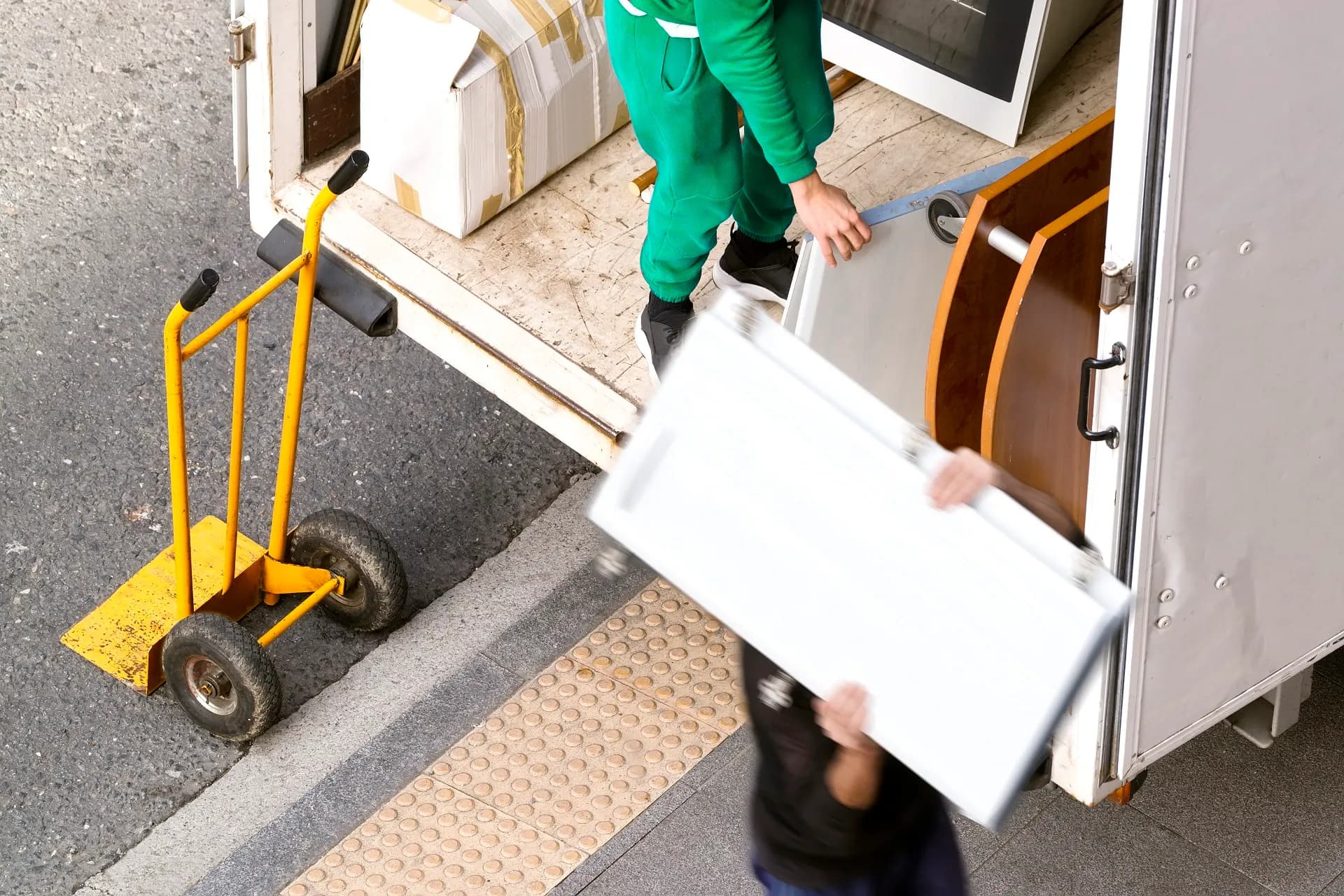 Safe Heavy Equipment Moving Services In Kent